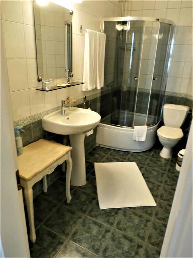 Hotel Radharane Kaunas Ngoại thất bức ảnh