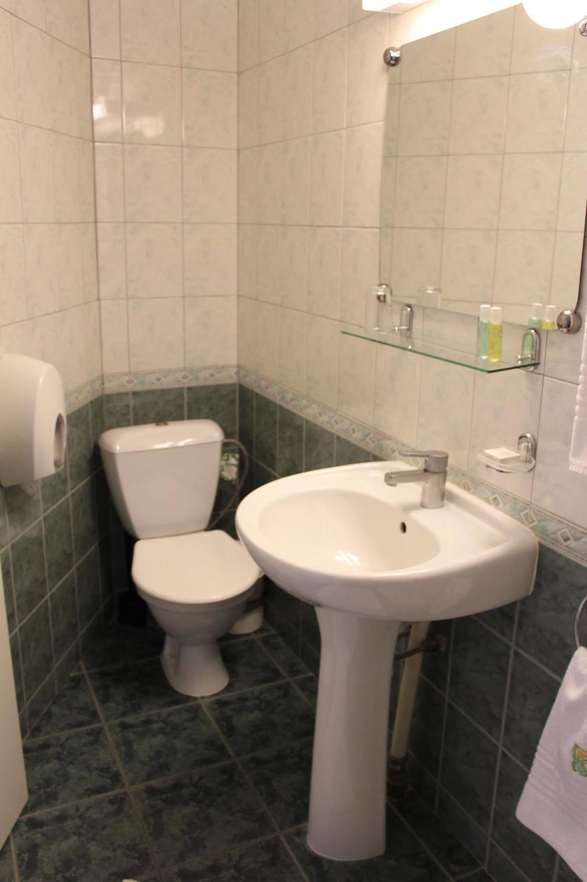 Hotel Radharane Kaunas Ngoại thất bức ảnh
