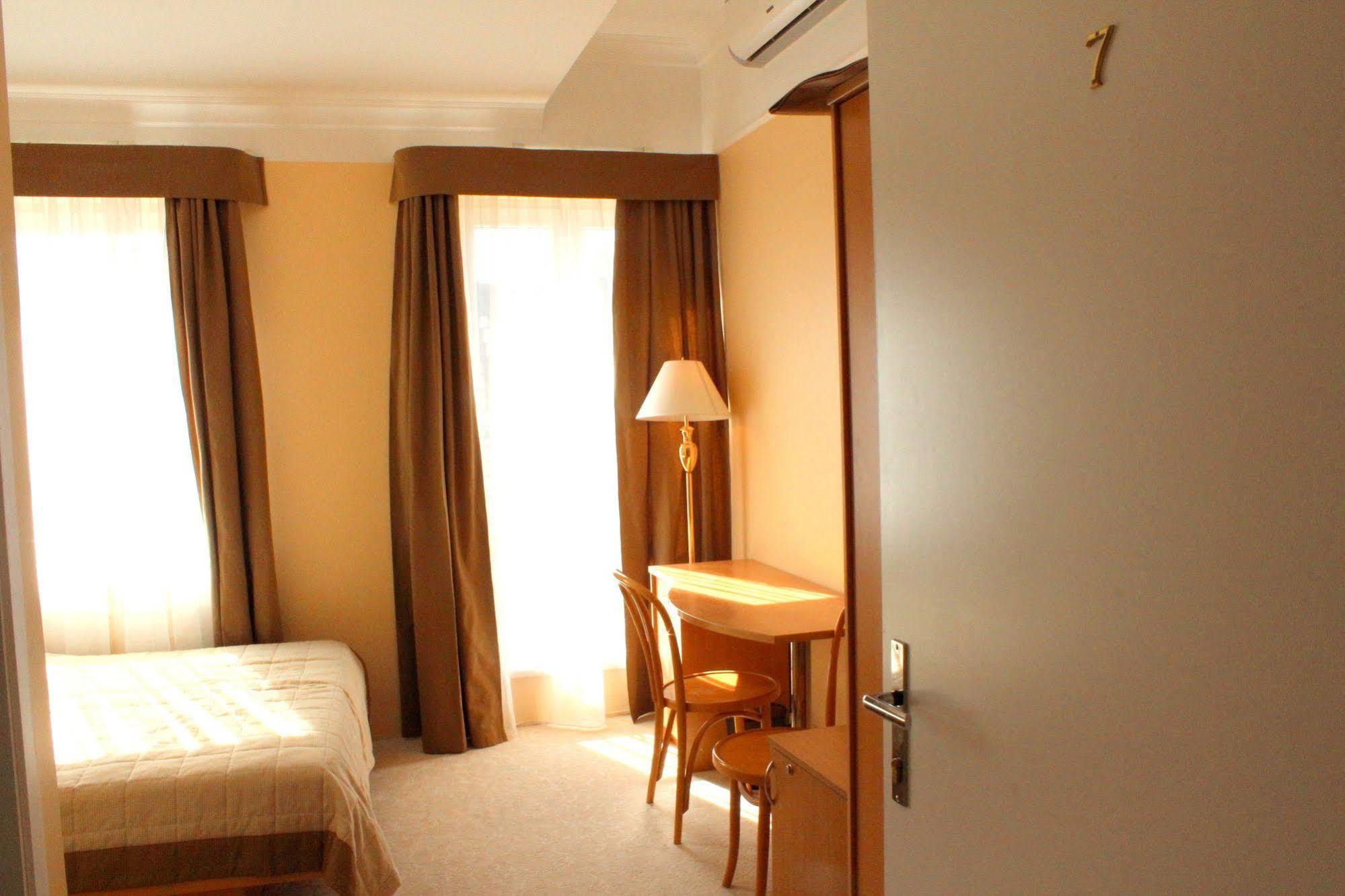 Hotel Radharane Kaunas Ngoại thất bức ảnh
