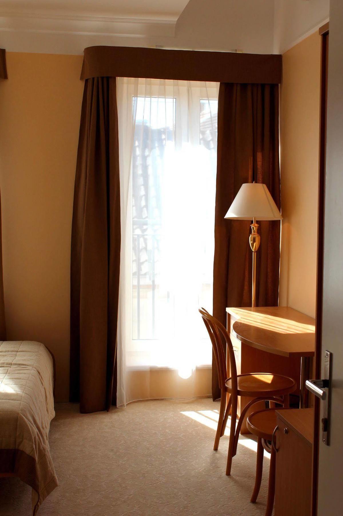 Hotel Radharane Kaunas Ngoại thất bức ảnh
