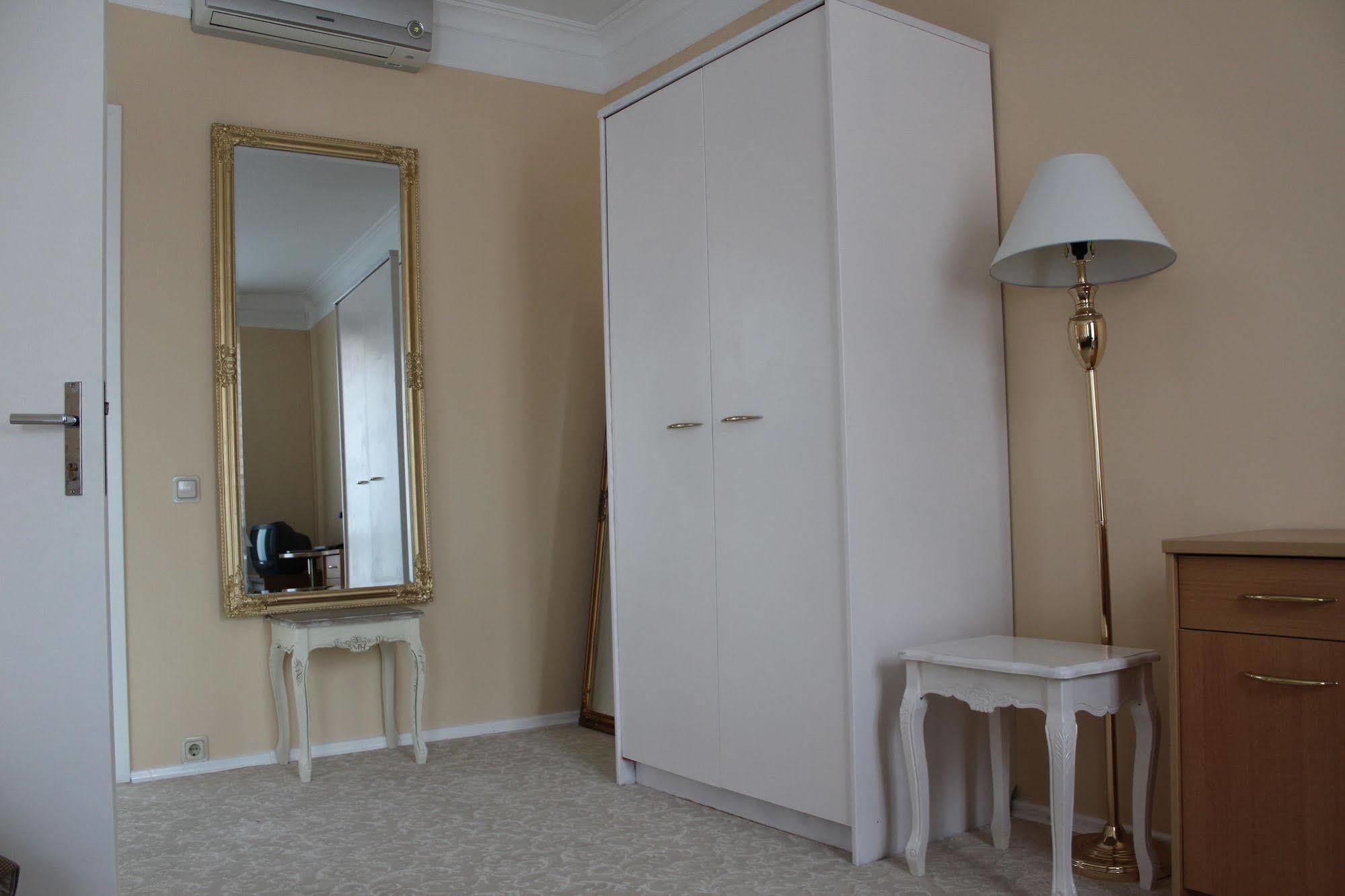 Hotel Radharane Kaunas Ngoại thất bức ảnh